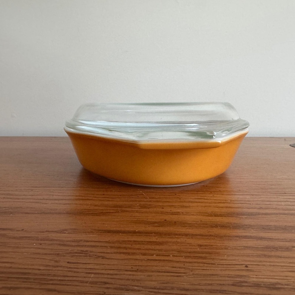 Pyrex 063 1 qt Divided Casserole Dish Orange with lid - Picture 10 of 13